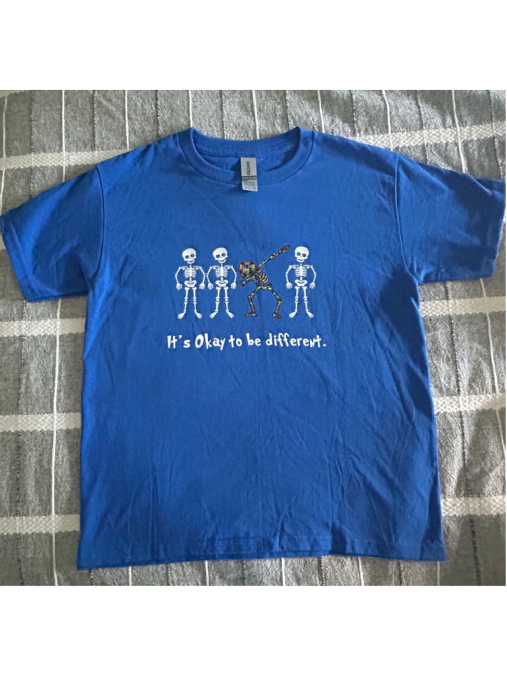 Youth Gildan Short Sleeve Tee Size S Blue Skeleton Graphic